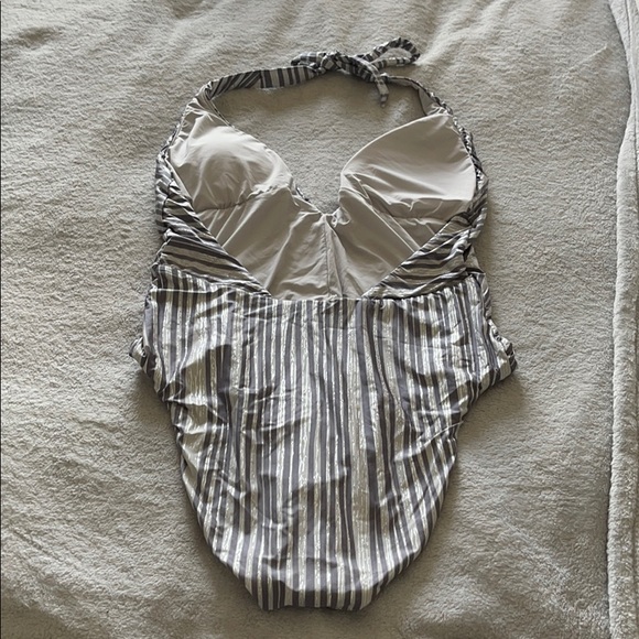 BCBGMAXAZRIA || One Piece Bathing Suit - Picture 4 of 6